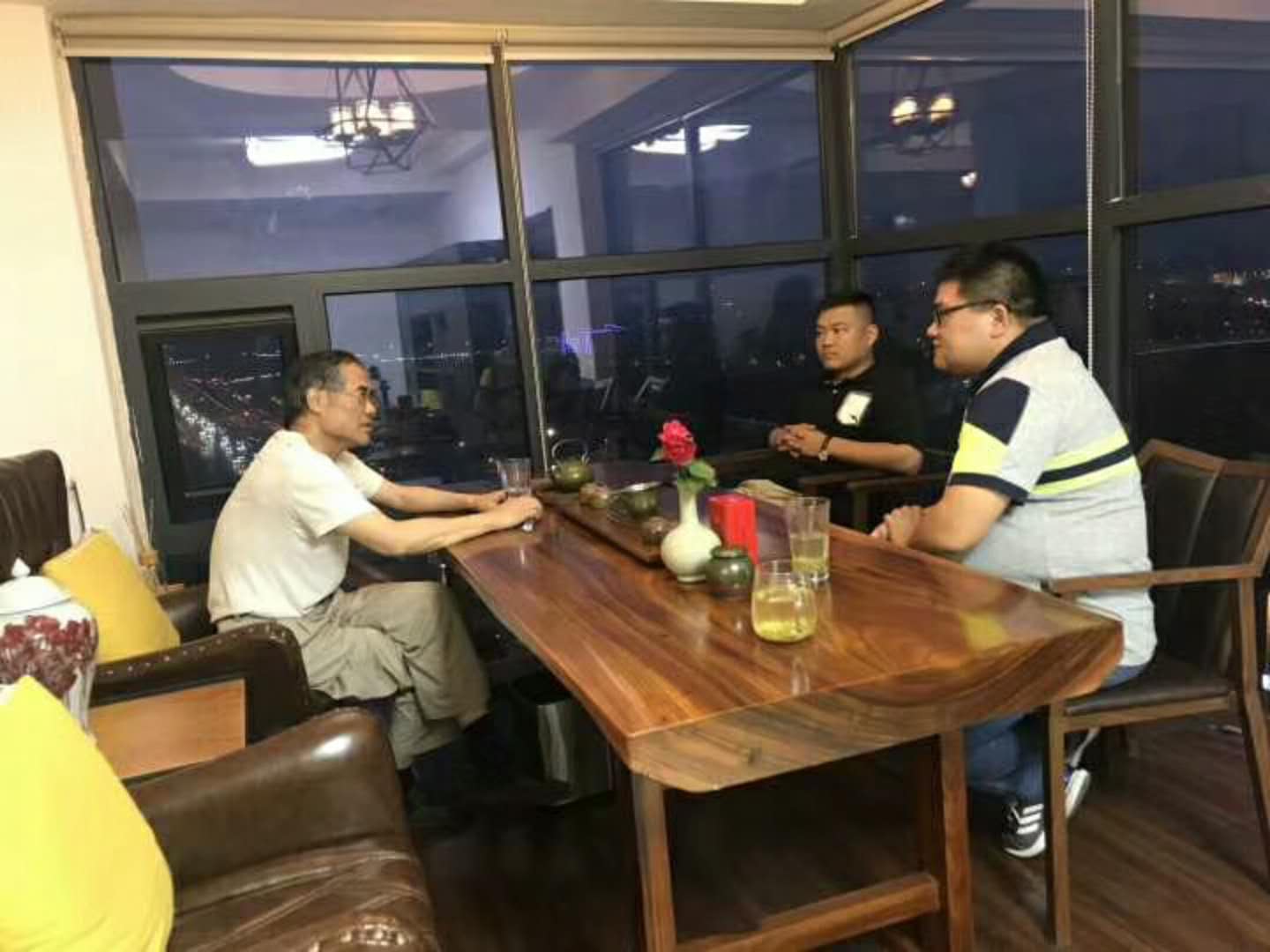 罗仲伟教授